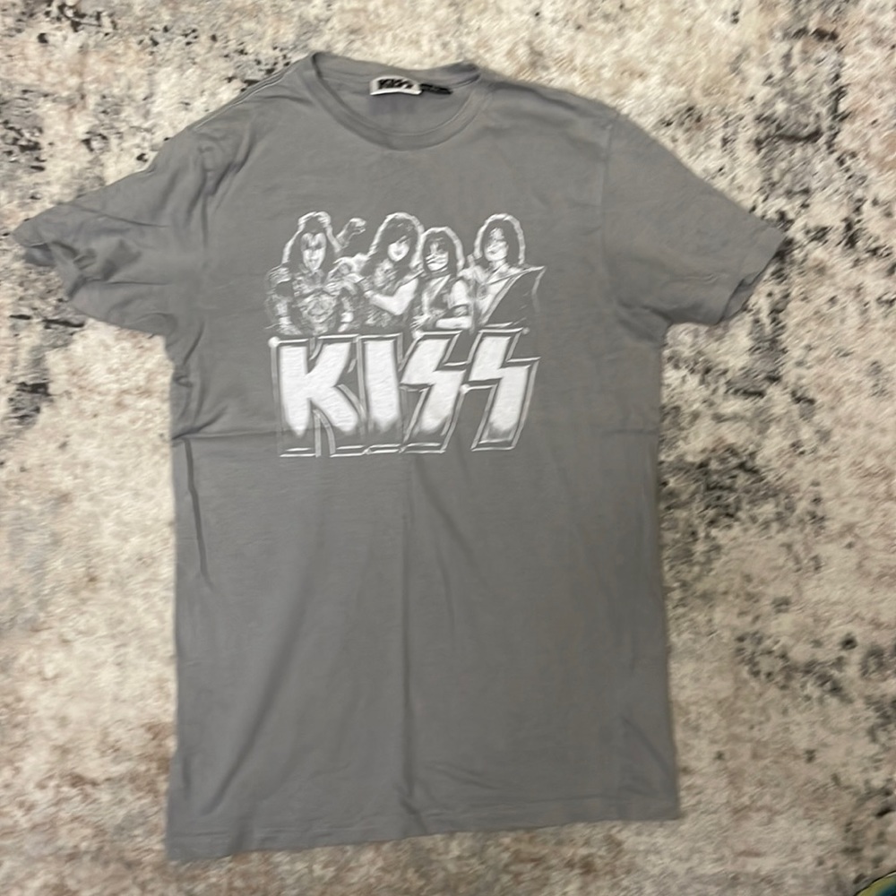 Kiss band tee